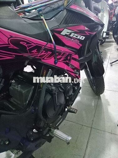Xe máy Suzuki Satria F150 côn tay đen hồng