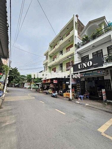 Bán dãy trọ 1 trệt 3 lầu KDC Sóng Thần  p.Dĩ An Tp.Dĩ An Gồm 3 kiot và