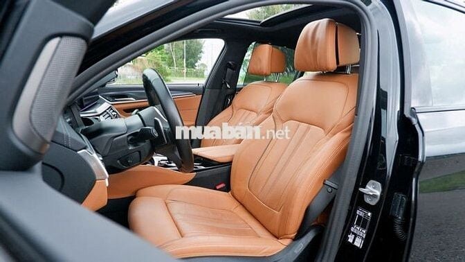 BMW 5 Series 2022 520i M Sport - 30000 km