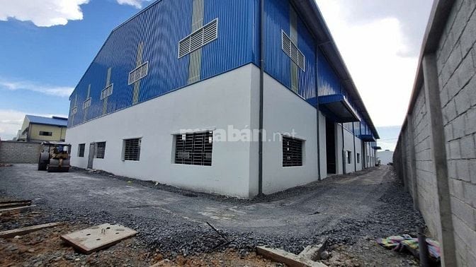 Bán nhà xưởng 5.100m2m  ngay KCN Đức hòa , Long An , giá bán : 46 tỷ