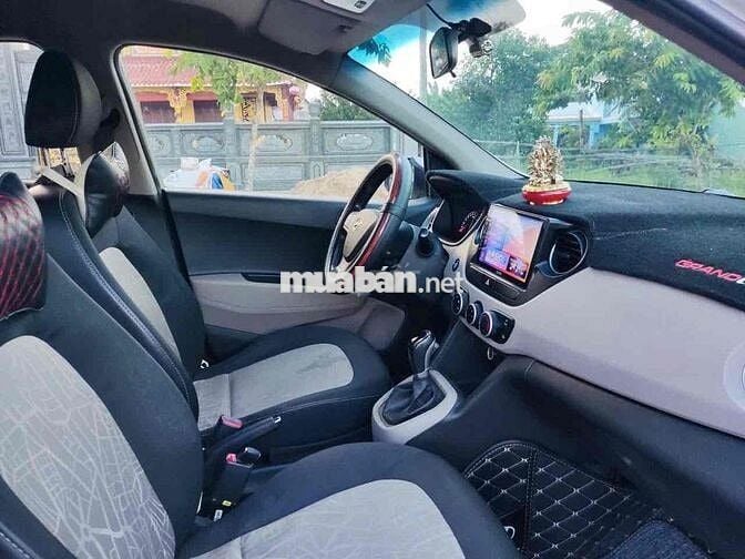 hyundai i10 giá 2xx ( x nhỏ)