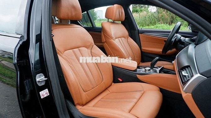 BMW 5 Series 2022 520i M Sport - 30000 km