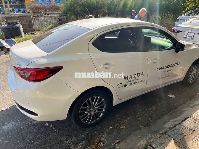 Mazda 2 2022 Luxury - 18000 km