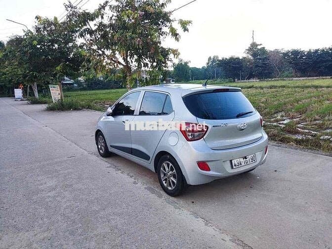 hyundai i10 giá 2xx ( x nhỏ)