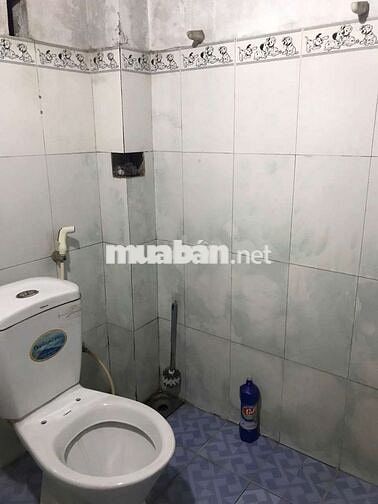 Nhà hẻm xe tải phù hợp gia đình đông người, cách Vincom Dĩ An 1km.