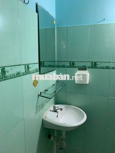 Cho thuê lầu 1 nhà nguyên căn hẻm xe hơi đường Năm Châu, Q. Tân Bình