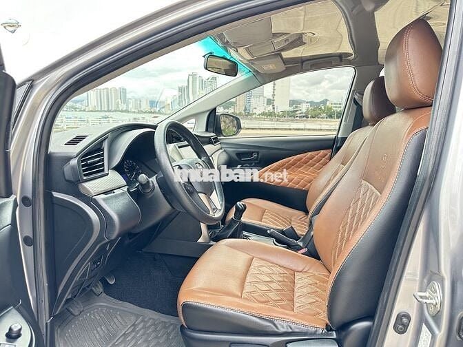 Toyota Innova 2018 2.0E - 125 km