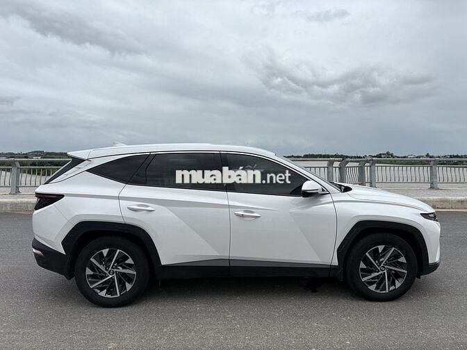 Hyundai Tucson 2023 2.0 AT Đặc biệt - 20000 km