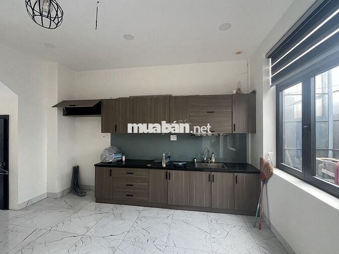 CHO THUÊ NHÀ PHỐ ĐÔNG HƯNG GẦN CHỢ DĨ AN BẢO VỆ 24/24