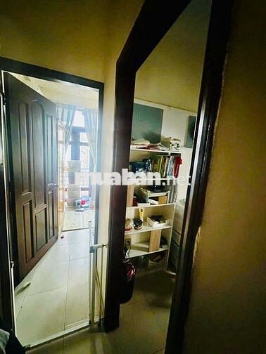 NHÀ 3 LẦU BTCT - MÁI CHE THANG - SÁT MT TIỀN HẺM ÂU DƯƠNG LÂN, P3 Q8