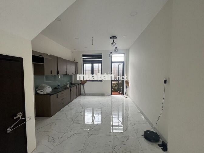 CHO THUÊ NHÀ PHỐ ĐÔNG HƯNG GẦN CHỢ DĨ AN BẢO VỆ 24/24