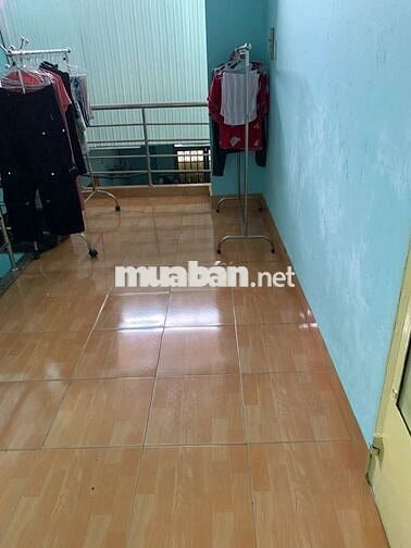 Cho thuê lầu 1 nhà nguyên căn hẻm xe hơi đường Năm Châu, Q. Tân Bình