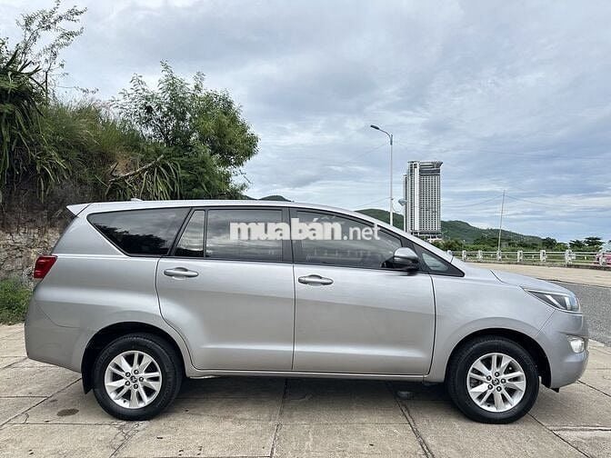 Toyota Innova 2018 2.0E - 125 km