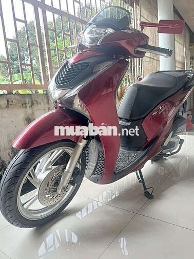 Xe máy SH150i đời 2018 màu đỏ đen
