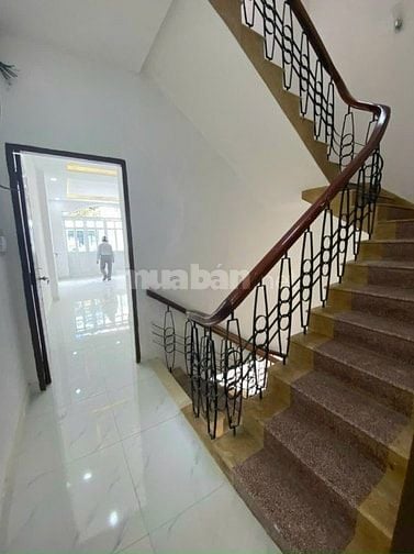 Cần bán nhà 32 đường 24B - KDC Tên Lửa