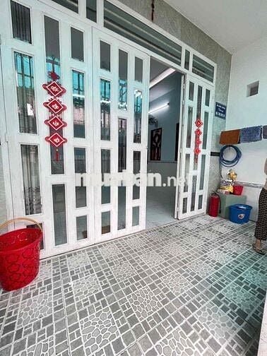 Nhà lầu 2 phòng 2 máy lạnh hẻm giáp KDC Stella Mega City