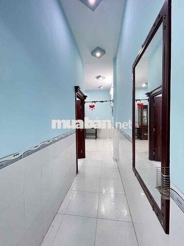 Nhà lầu 2 phòng 2 máy lạnh hẻm giáp KDC Stella Mega City