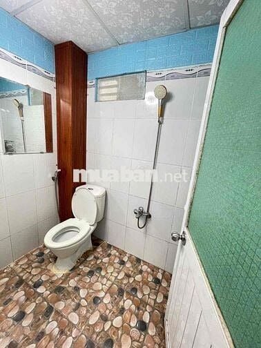 Nhà lầu 2 phòng 2 máy lạnh hẻm giáp KDC Stella Mega City