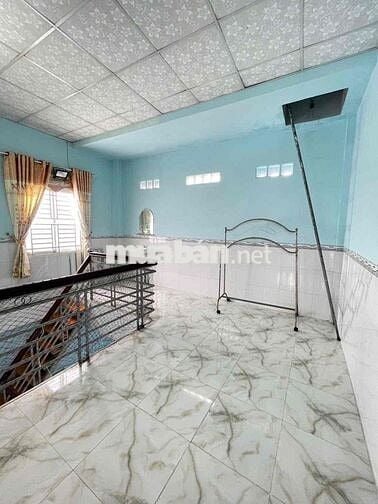 Nhà lầu 2 phòng 2 máy lạnh hẻm giáp KDC Stella Mega City