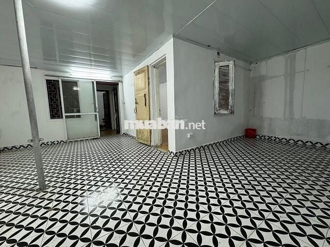 Tôi cho thuê văn phòng tầng 3 đối diện khách sạn Giảng võ, 6.9tr/tháng