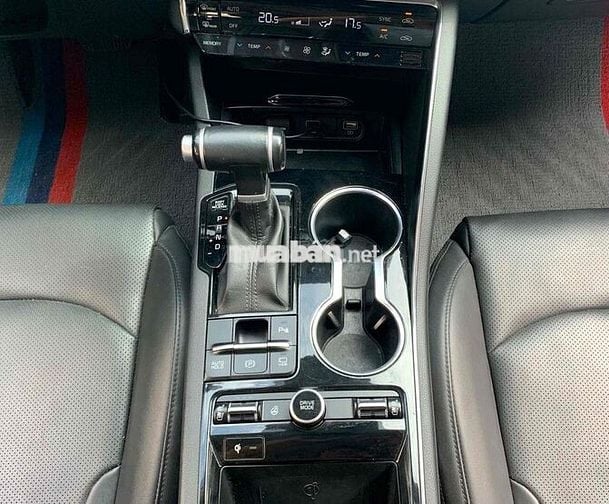 Kia K5 Premium 2022 giá rẻ