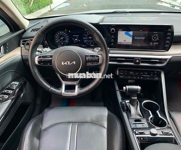 Kia K5 Premium 2022 giá rẻ