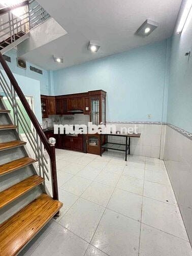 Nhà lầu 2 phòng 2 máy lạnh hẻm giáp KDC Stella Mega City