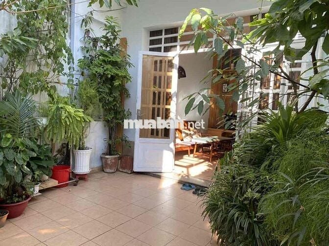 Kèo thơm-vị trí đắc địa, hẻm xe khách một sẹc, nhà - sân-6 phòng trọ