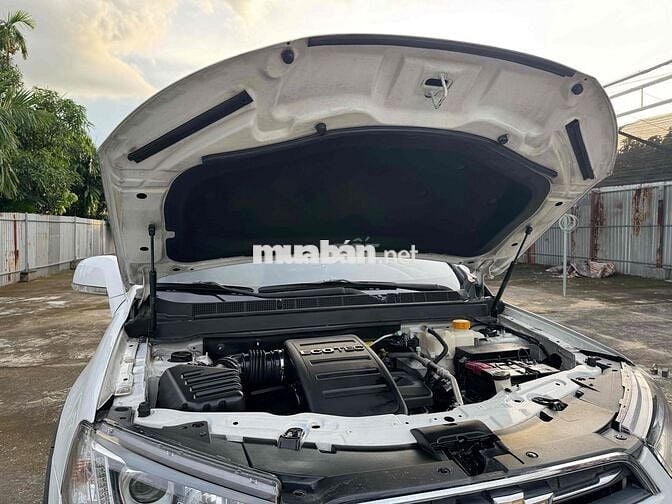 captival LTZ tự động xe gia đình chạy kỹ