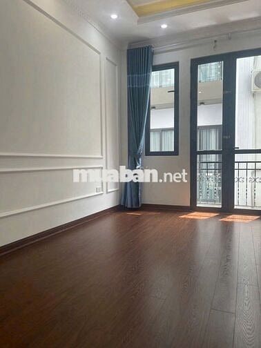 Nhà 5 Tầng Thạch Bàn – Gần Chợ - Ô Tô Gần