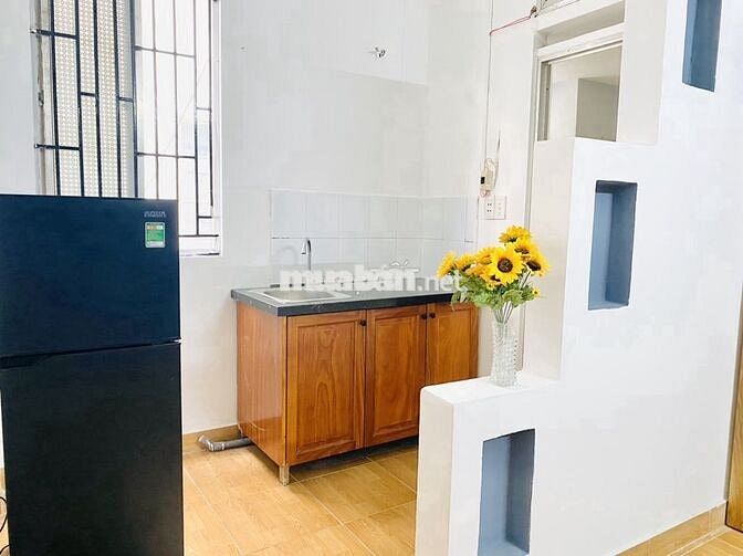 Phòng Tách Bếp Đón Nắng Gần Chợ Tân Mỹ Q7