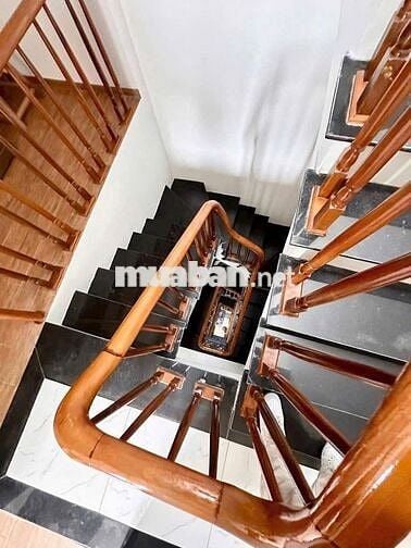 Nhà 5 Tầng Thạch Bàn – Gần Chợ - Ô Tô Gần