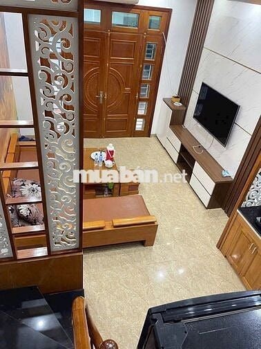 Nhà 5 Tầng Thạch Bàn – Gần Chợ - Ô Tô Gần