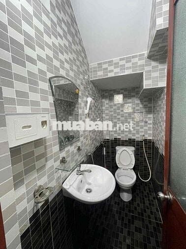 Cho thuê nhà đẹp hẻm XVNT - 1trệt 2lầu - 3pn - p21 - Bình Thạnh