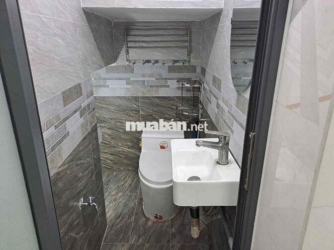 Cho thuê nhà nguyên căn mặt tiền có thang máy Tây Thạnh, Tân Phú