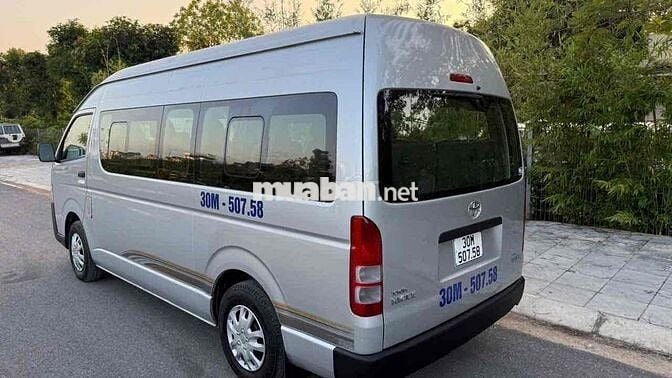 toyota hiace 2017 xe nét nội thất và điện vẫn đẹp