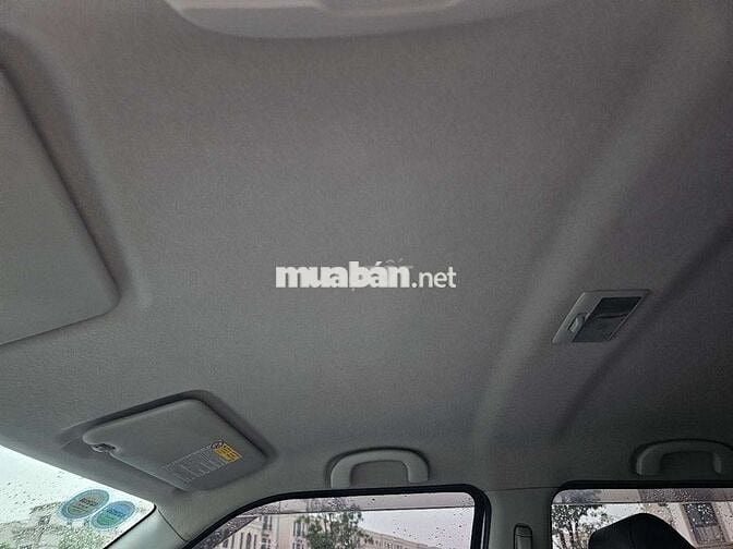 Suzuki Swift 1.4AT màu trắng, số tự động