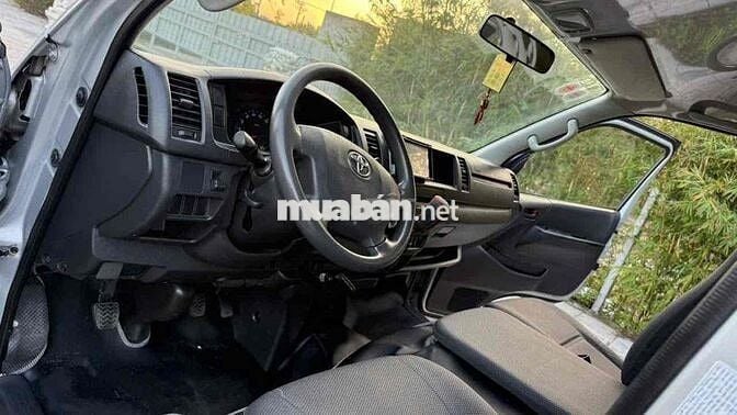 toyota hiace 2017 xe nét nội thất và điện vẫn đẹp