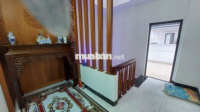 Bán nhà Ngọc Thuỵ, ngay vườn hoa đầu cầu Long Biên,50m 5 tầng, 8,45 tỷ