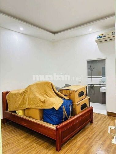 NHÀ 1TRỆT 2LẦU 80M2 3PN 4WC, SÂN OTO, SẴN NỘI THẤT, NGAY CHỢ HIỆP BÌNH