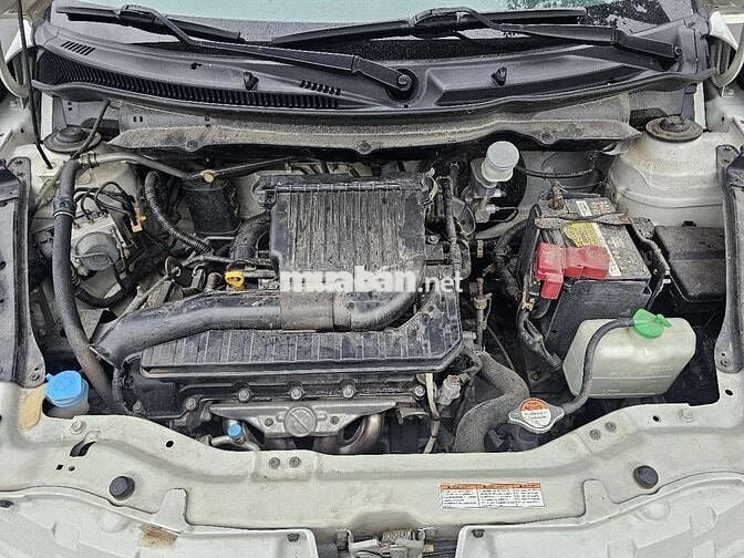 Suzuki Swift 1.4AT màu trắng, số tự động
