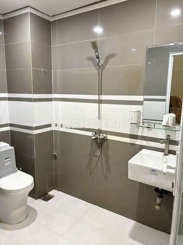 NHÀ 1TRỆT 2LẦU 80M2 3PN 4WC, SÂN OTO, SẴN NỘI THẤT, NGAY CHỢ HIỆP BÌNH