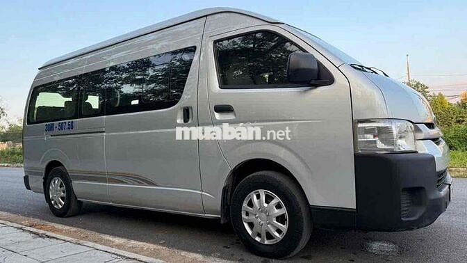 toyota hiace 2017 xe nét nội thất và điện vẫn đẹp