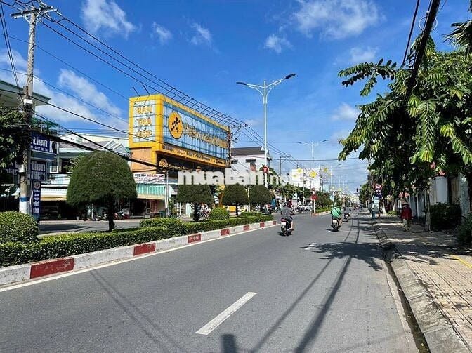 bán nhà 1 trệt 3 lầu đã hoàn công ngay BV Becamex và siêu thị Lotte