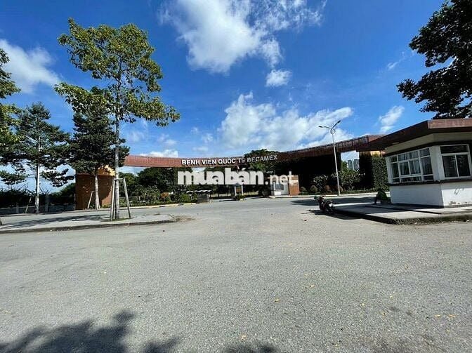 bán nhà 1 trệt 3 lầu đã hoàn công ngay BV Becamex và siêu thị Lotte