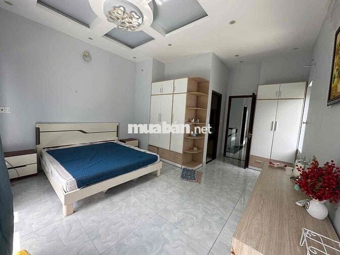 233m2, Biệt thự đối diện CV, 2 mặt tiền trước sau 4PN chie 15,5TỶ