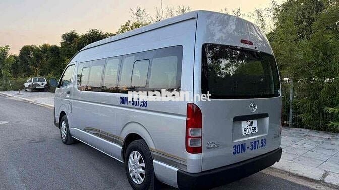 toyota hiace 2017 xe nét nội thất và điện vẫn đẹp