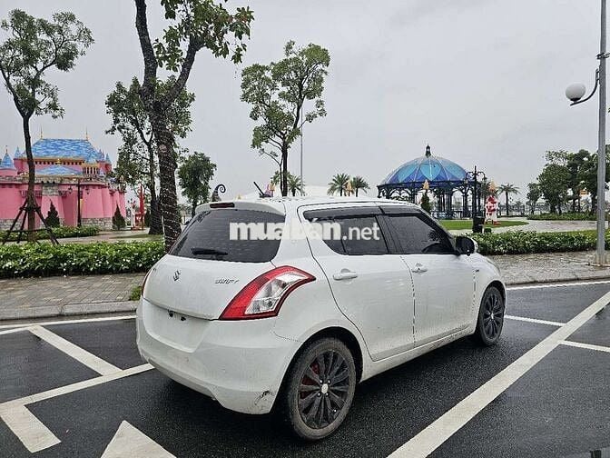 Suzuki Swift 1.4AT màu trắng, số tự động