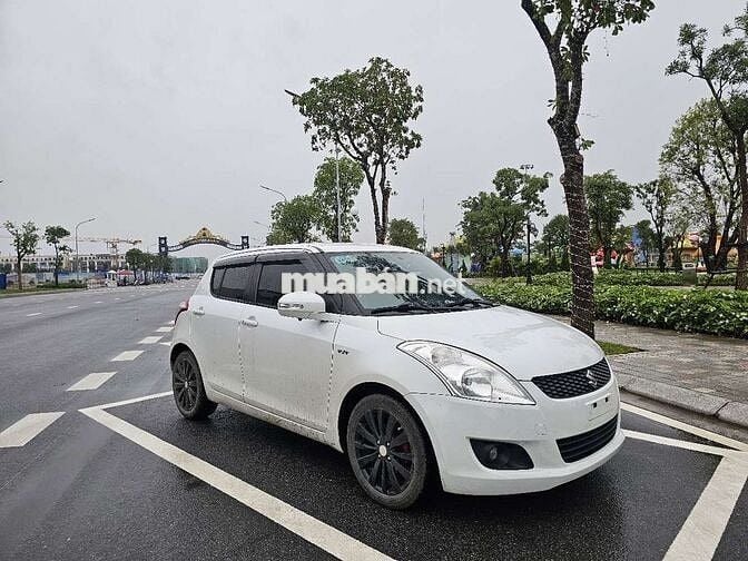Suzuki Swift 1.4AT màu trắng, số tự động