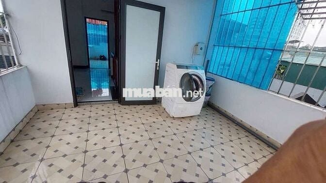 Bán nhà Ngọc Thuỵ, ngay vườn hoa đầu cầu Long Biên,50m 5 tầng, 8,45 tỷ